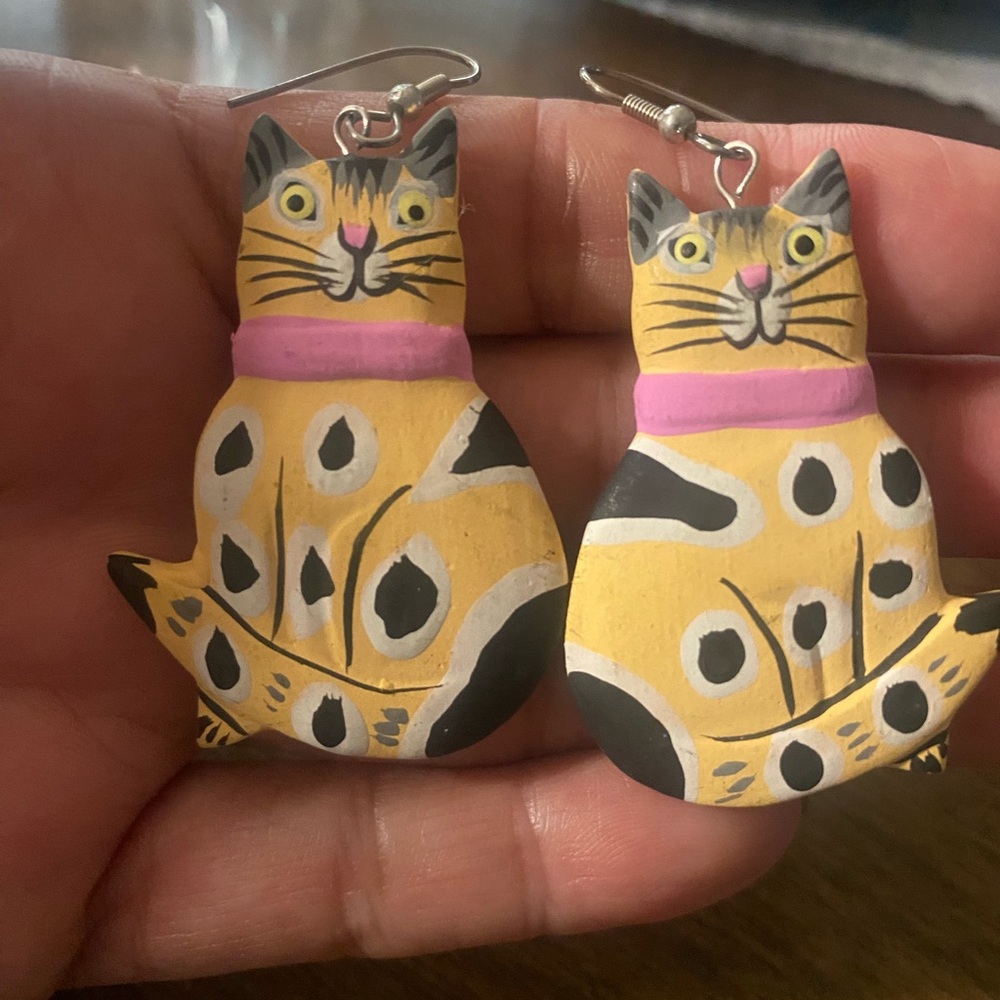 Vintage Dangling Cat Hand Painted Wooden Cat Earrings - Yellow Gold and Black - Picture 7 of 11